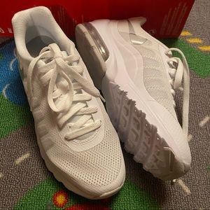 Women’s Nike Air Invigor shoes Size 7 1/2 - New in Box